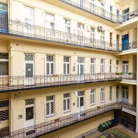 Stylish Westend Apartment Budapest